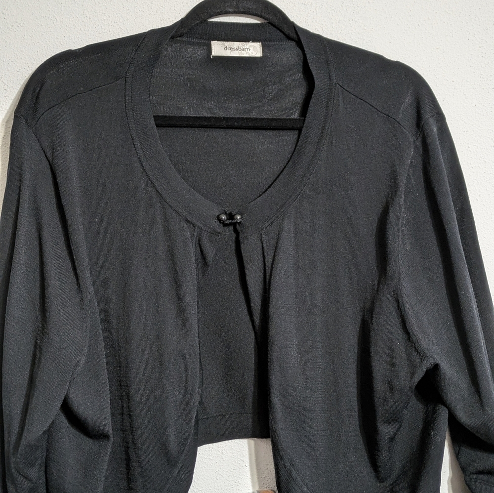Black 3/4 sleeve sweater/shrug